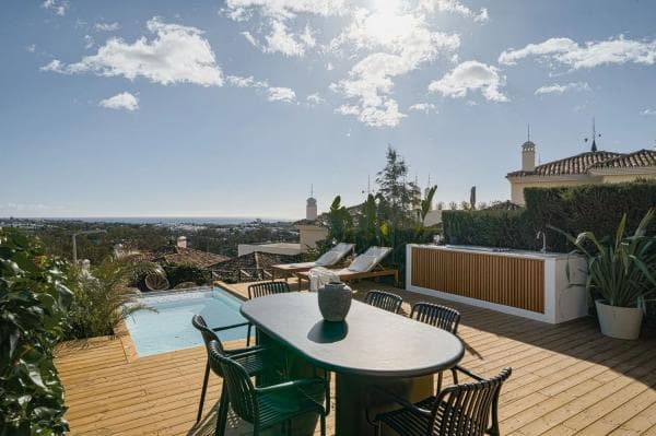 Apartment for sale in Barrio Los Naranjos, Marbella photo 1