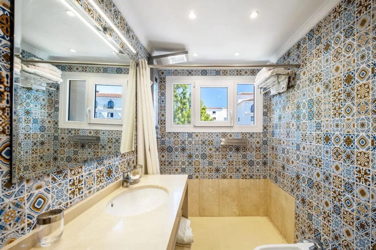 Продажа квартиры на Calle 13B Nva Andaluc, Марбелла
photo 2