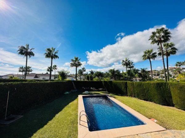 Chalet independiente en venta en Calle Aries, 10, Marbella thumbnail 1
