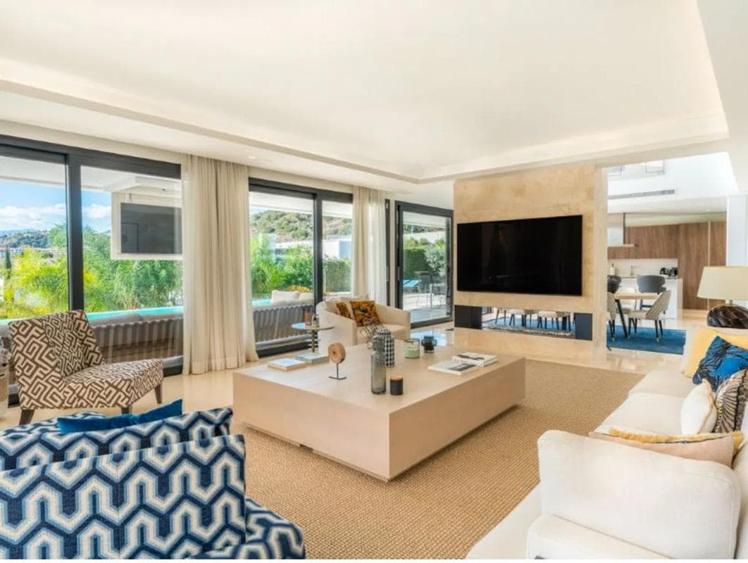 Venta de chalet independiente en Calle Haza del Conde, 3 B, Marbella
photo 2