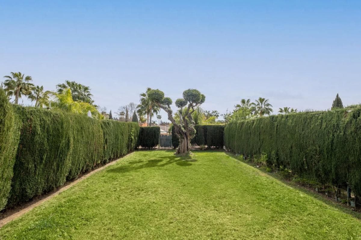 Venta de chalet independiente en Barrio La Dama de Noche-La Alzambra, Marbella
photo 3