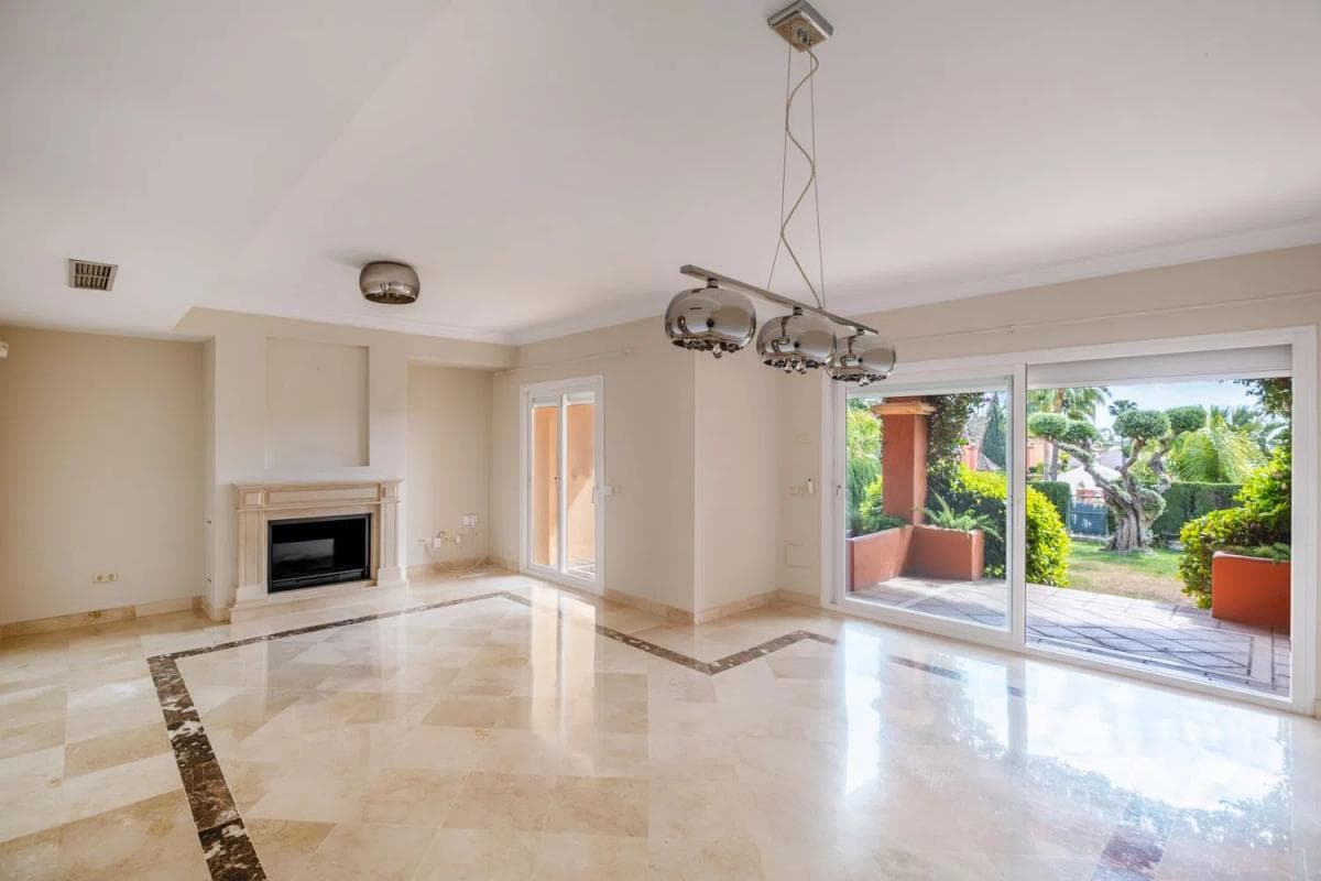 Venta de chalet independiente en Barrio La Dama de Noche-La Alzambra, Marbella
photo 4