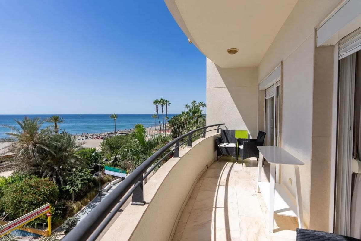 Sale of apartment in Calle Real, 91, Estepona
photo 2
