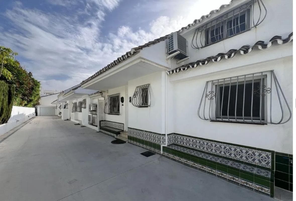 Venta de chalet independiente en Urbanizacion Playa D'Or, 71, Estepona
photo 5