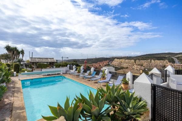 Chalet independiente en venta en Calle Nicaragua, 38 A, Estepona photo 1
