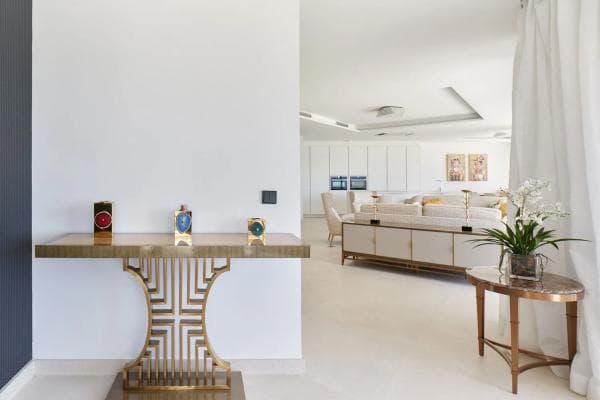 Chalet independiente en venta en Urbanizacion Playa de Guadalobon, Estepona thumbnail 2