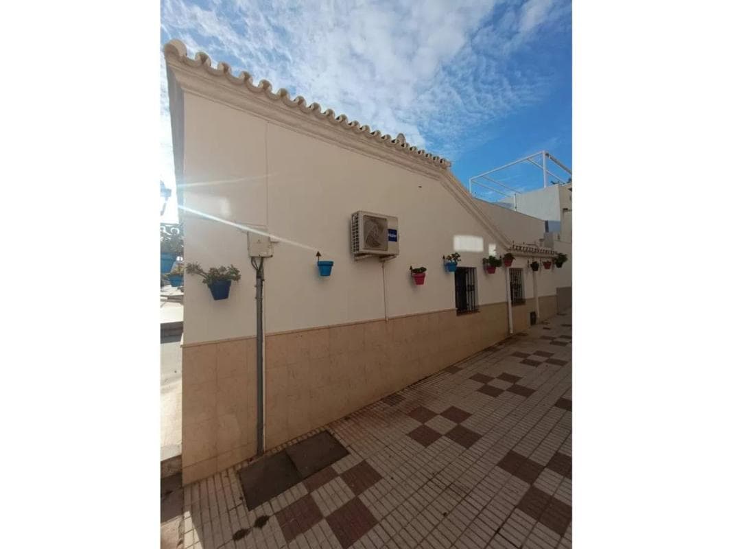 Sprzedaż niezależnego domku jednorodzinnego w Barrio Puerto de Estepona, Estepona photo 3