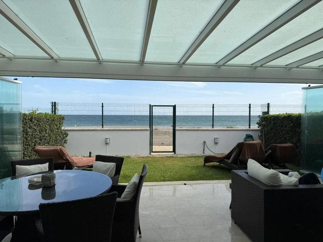 Sale of independent chalet in Calle de la Proa, Estepona
photo 2