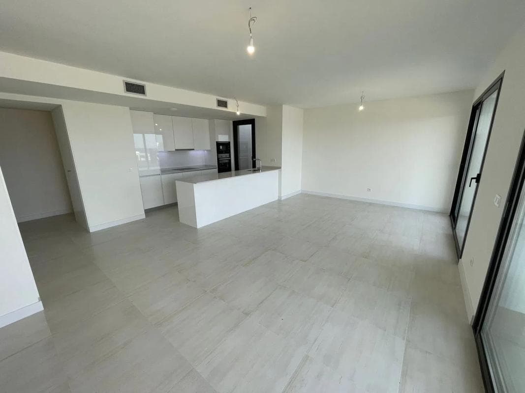 Venta de piso en Calle Guadalmansa, 5, Estepona
photo 2
