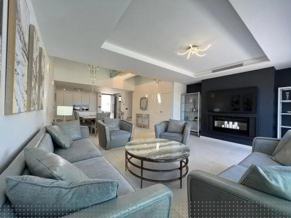 Chalet independiente en venta en Urbanizacion Playa de Guadalobon, 1 V, Estepona thumbnail 2