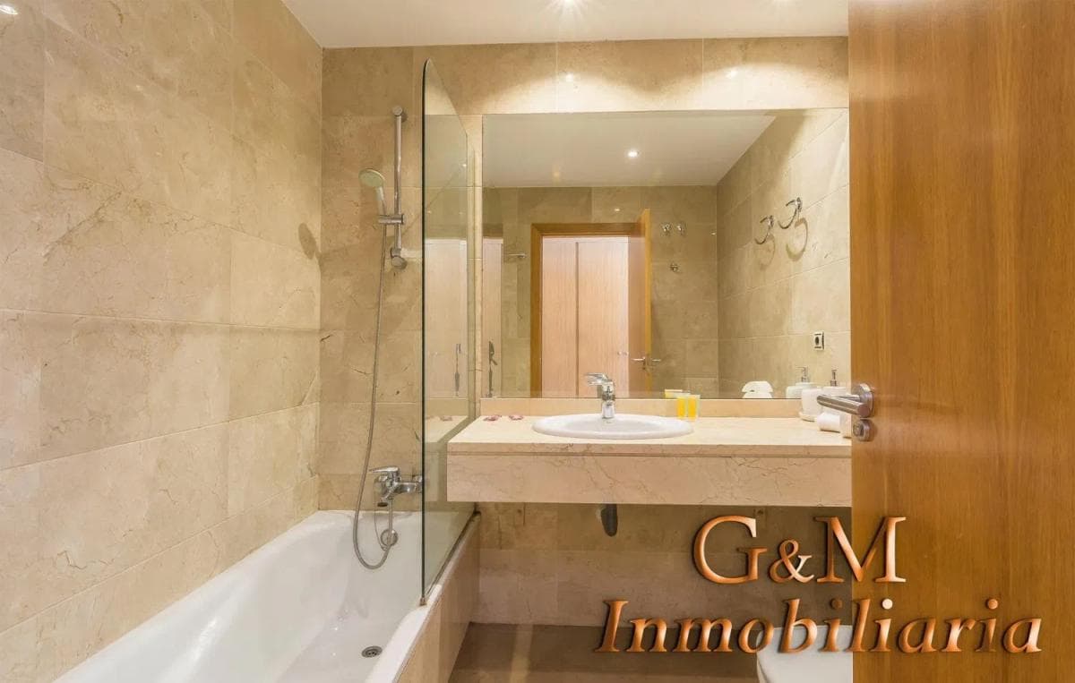 Venta de piso en Calle Tolox, Estepona
photo 3