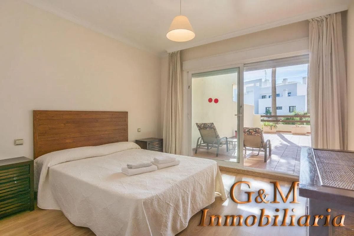 Venta de piso en Calle Tolox, Estepona
photo 4