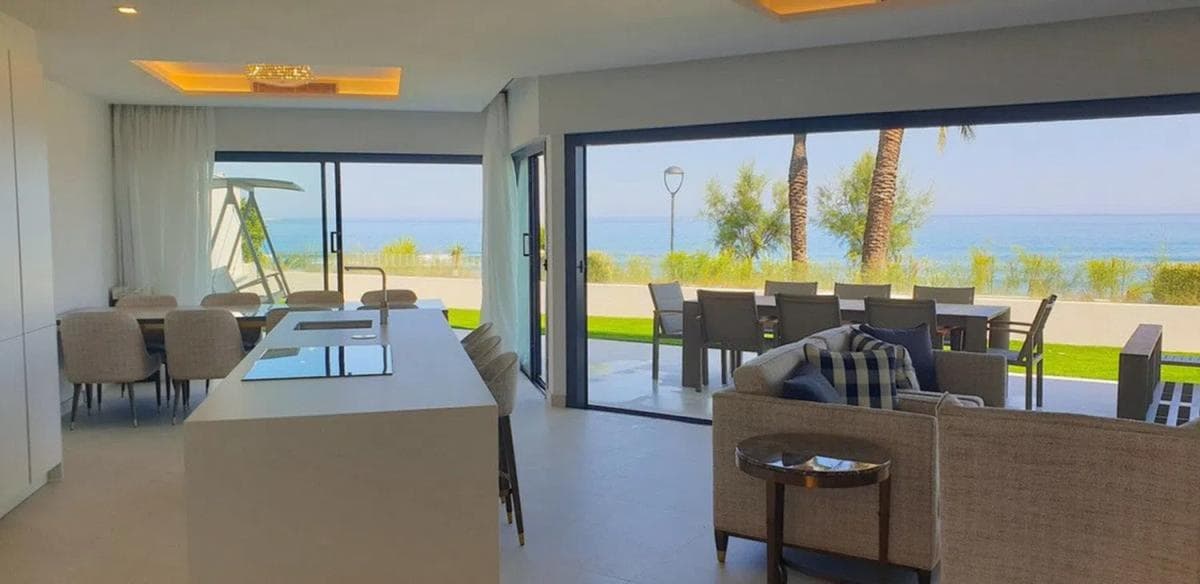 Продажа отдельного шале в Urbanizacion Playa de Guadalobon, Эстепона photo 2