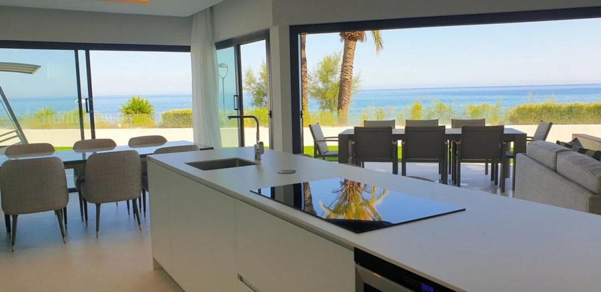 Продажа отдельного шале в Urbanizacion Playa de Guadalobon, Эстепона photo 5