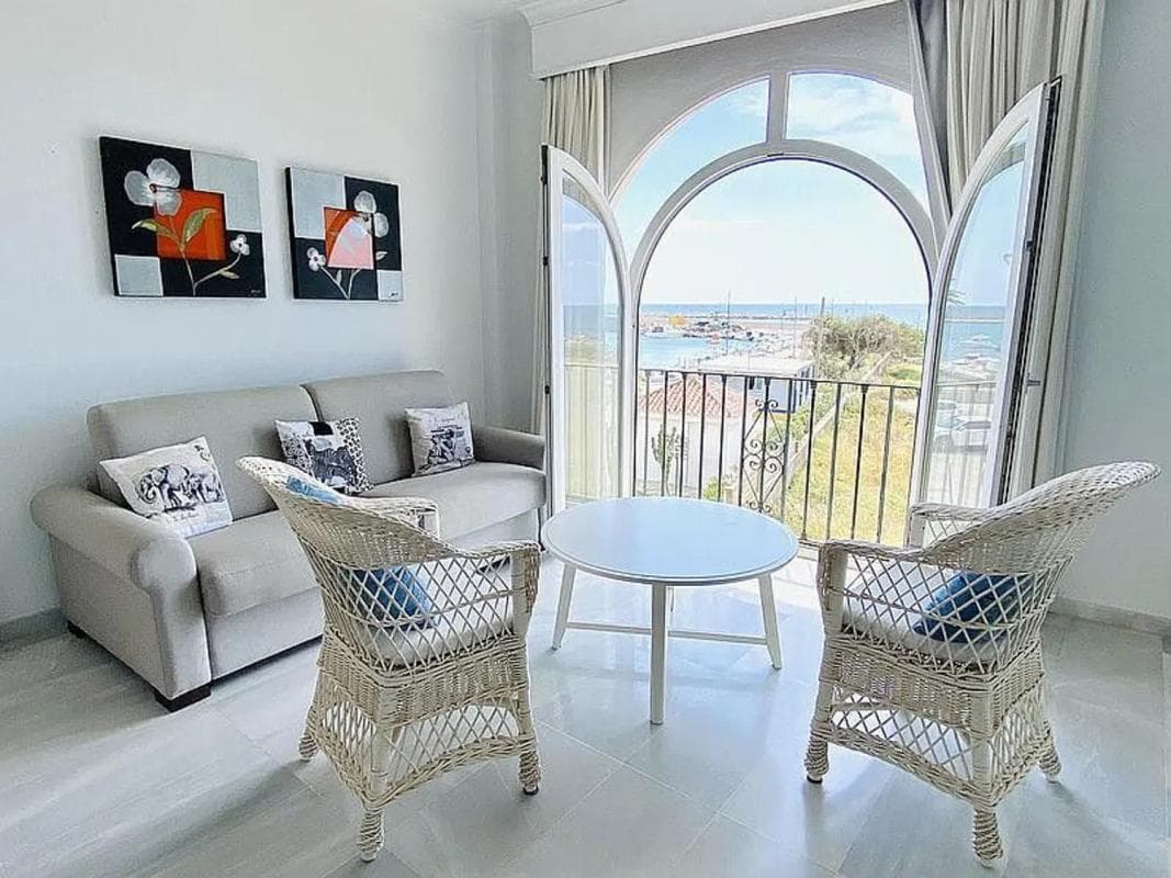 Sale of independent chalet in Barrio Centro, Estepona
photo 4
