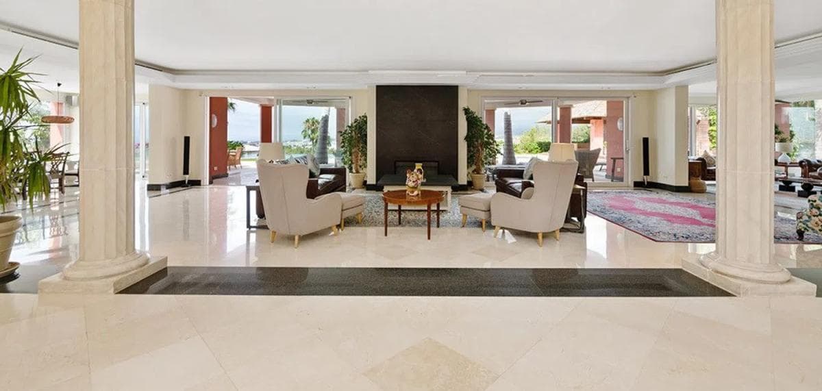 Sale of independent chalet in Barrio Paraiso-Barronal, Estepona
photo 3