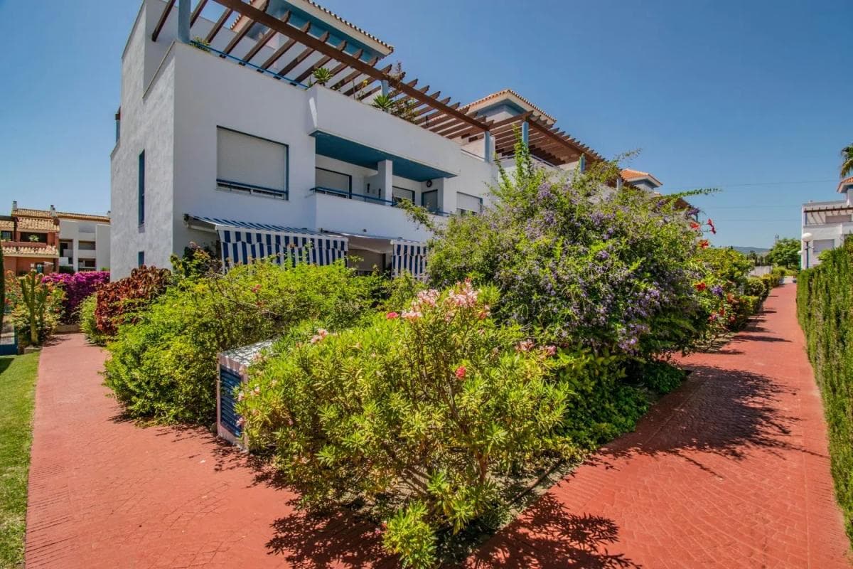 Sale of independent chalet in Calle del Estanque, Estepona
photo 4