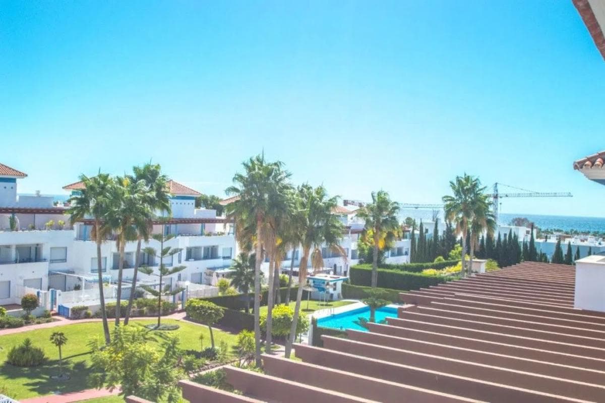 Sale of independent chalet in Calle del Estanque, Estepona
photo 5