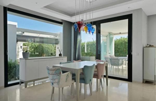 Detached villa for sale in Calle Quintana, 8, Estepona thumbnail 2