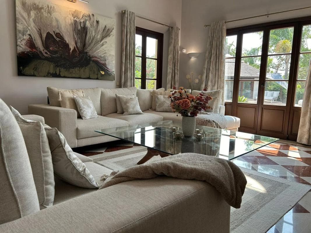Sale of independent chalet in Avenida de la Resina, 114, Estepona
photo 2