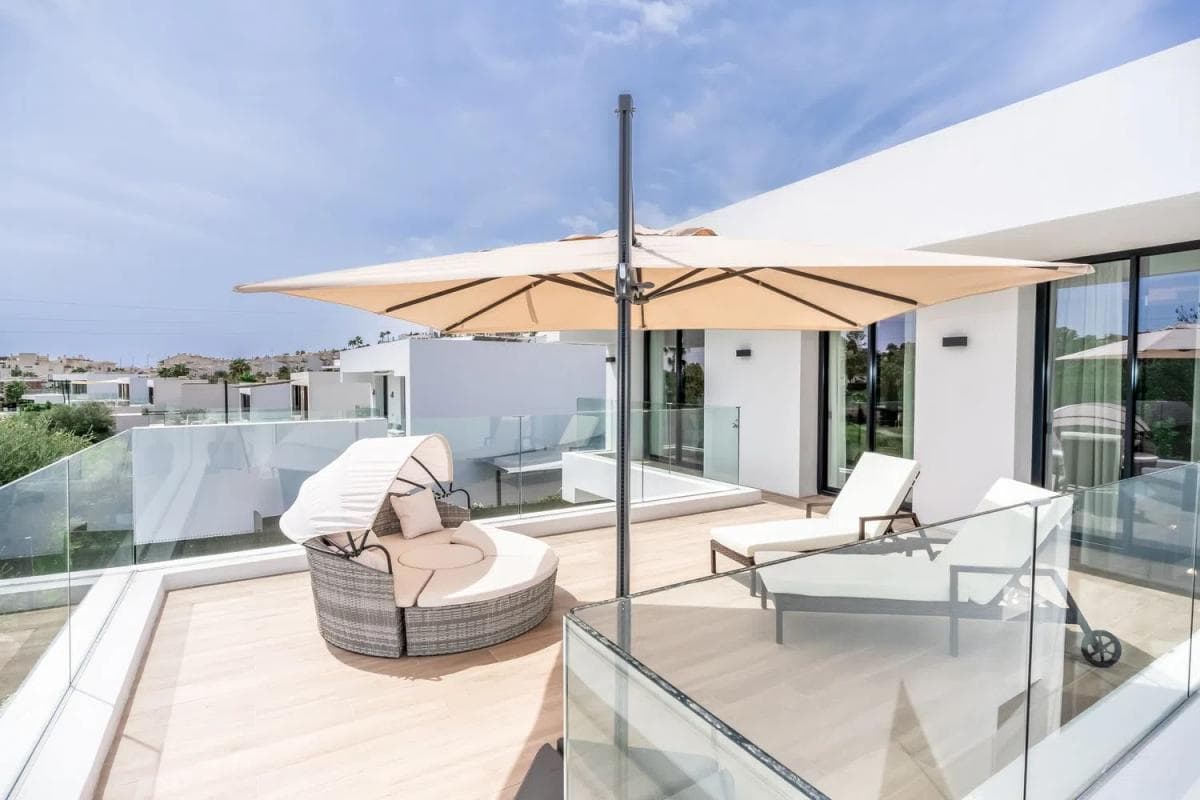 Venta de chalet independiente en Urb. Dos Hermanas II, Estepona
photo 4