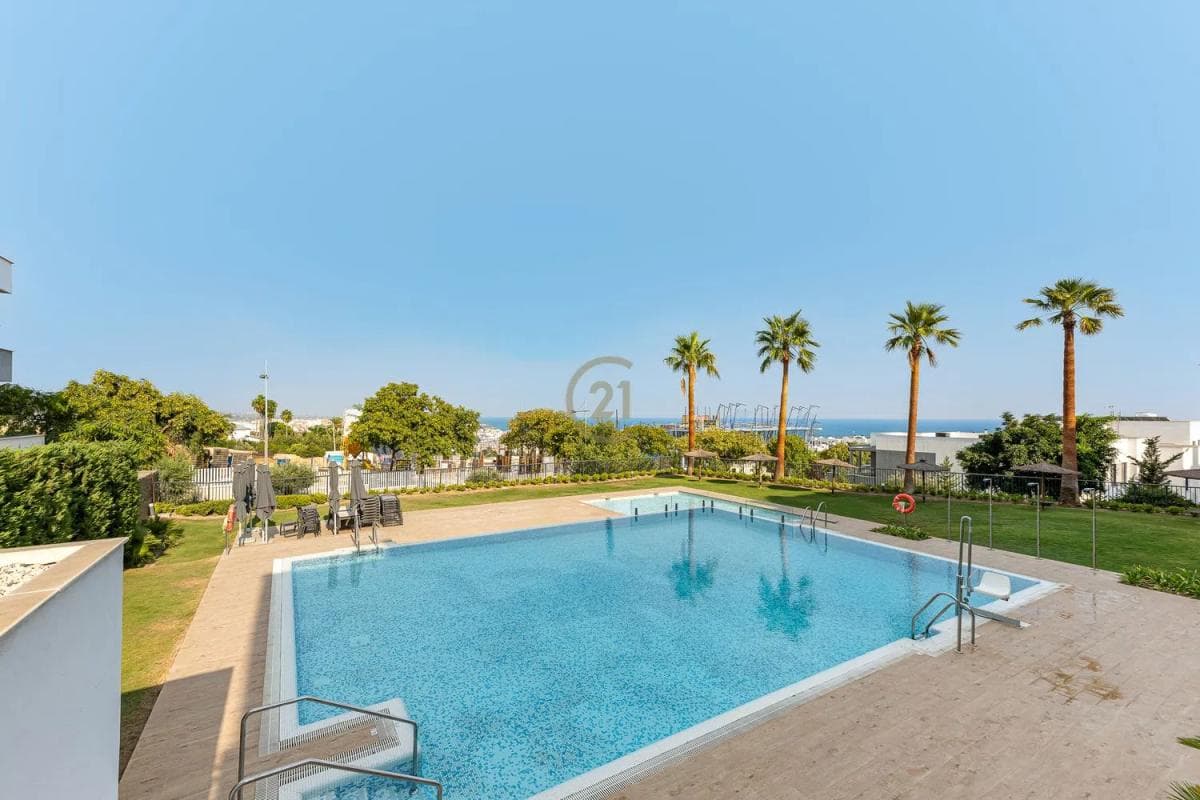 Venta de piso en Calle Lituania, Estepona
photo 2