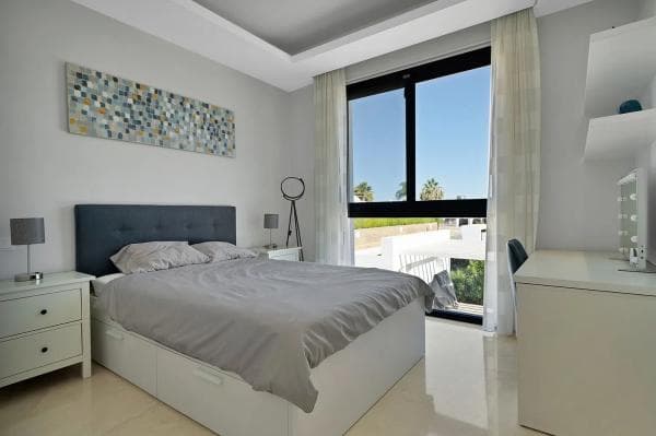 Detached villa for sale in Urbanizacion Cortijo Casareno, Estepona thumbnail 2