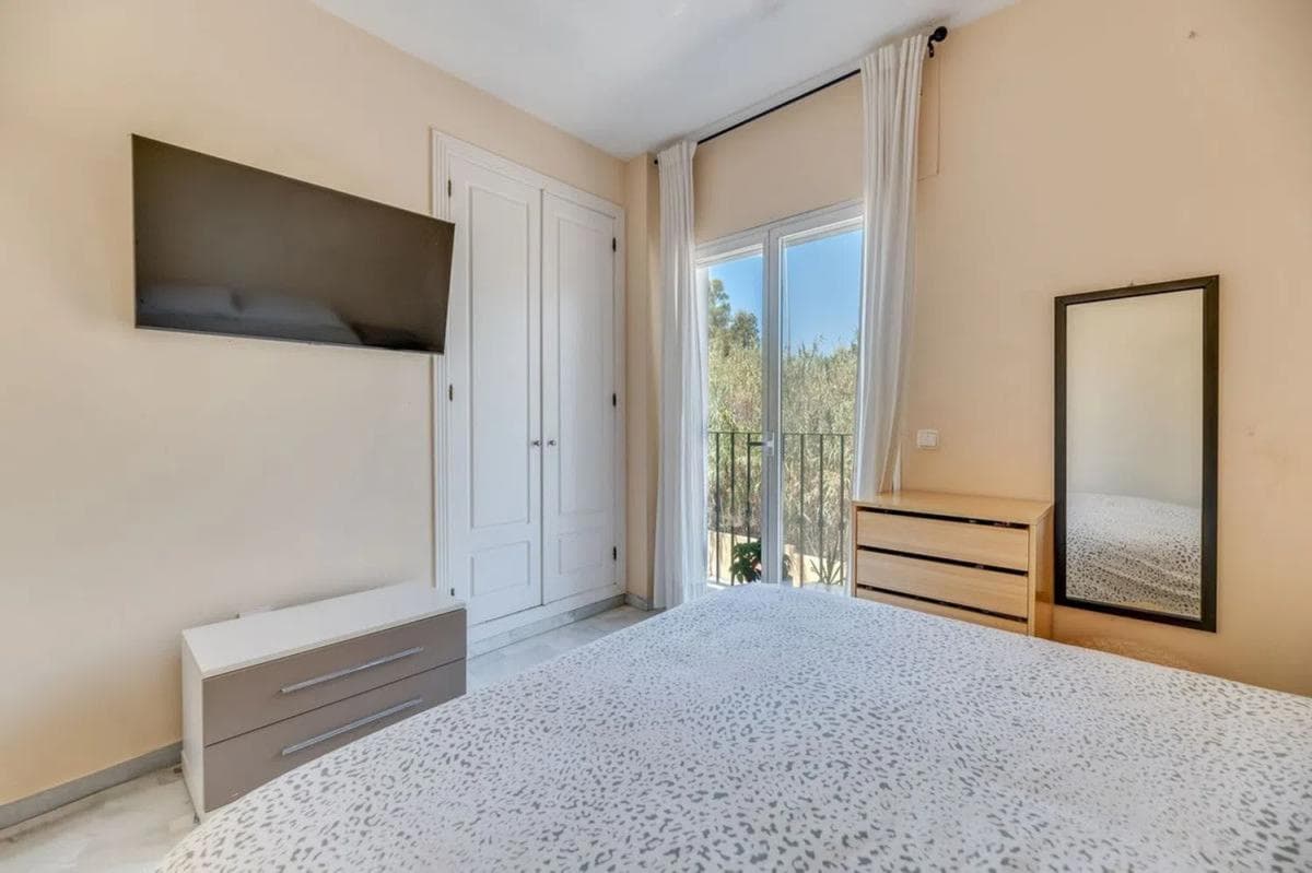 Продажа квартиры на Avenida de los Andaluces, Эстепона
photo 4