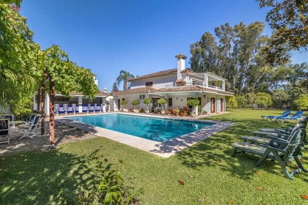 Detached villa for sale in Barrio Villacana - Costalita - Saladillo, Estepona photo 1