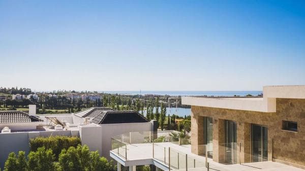 Detached villa for sale in Urb. Flamingos Ii 9, Estepona thumbnail 1