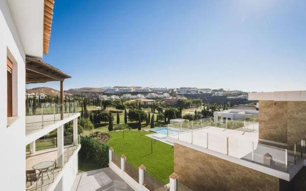 Detached villa for sale in Urb. Flamingos Ii 9, Estepona thumbnail 2