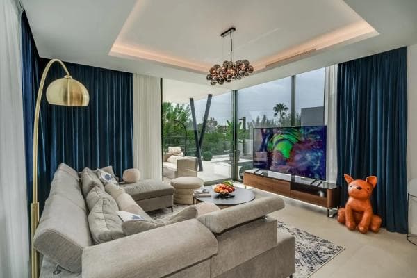 Detached villa for sale in Calle del Priorato s/n, Estepona thumbnail 1