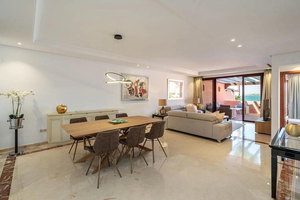 Venta de piso en Barrio Guadalmansa, Estepona
photo 2