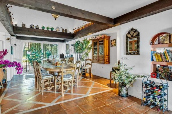Detached villa for sale in Torrevigia, Estepona thumbnail 2