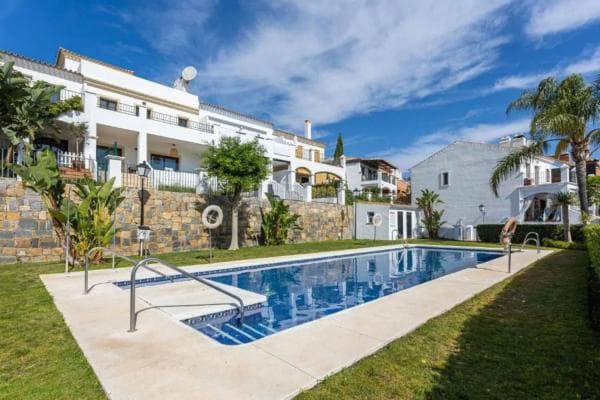Detached villa for sale in Barrio Paraiso-Barronal, Estepona photo 1