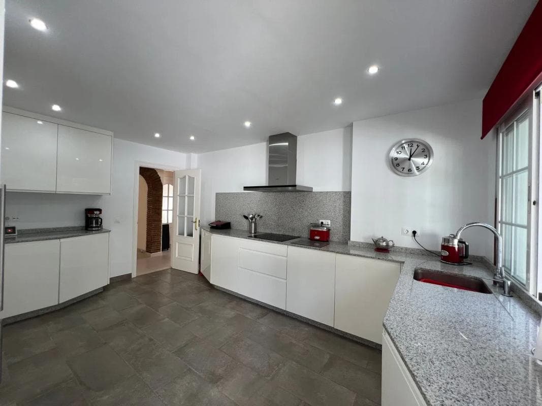 Sale of independent chalet in Avenida de la Gardenia, 18, Estepona
photo 3