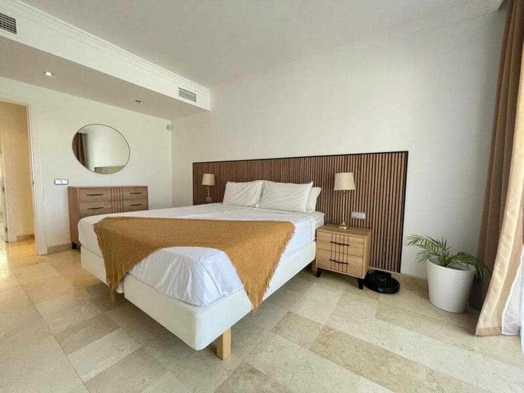 Venta de piso en Barrio Benatalaya, Estepona
photo 4