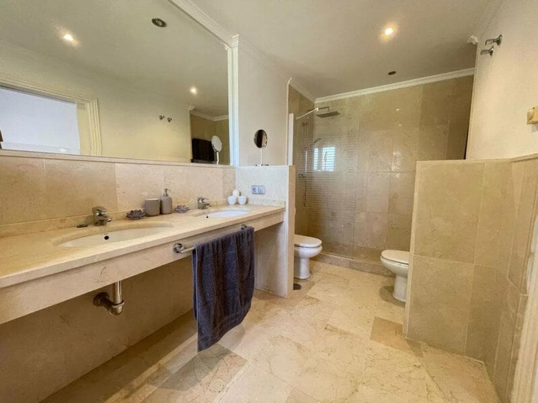 Venta de piso en Barrio Benatalaya, Estepona
photo 5
