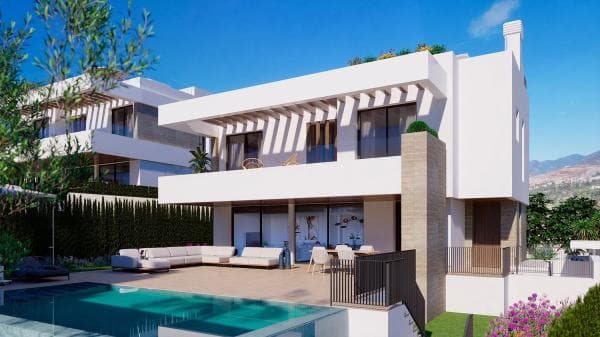 Detached villa for sale in Barrio Nueva Atalaya, Estepona thumbnail 1