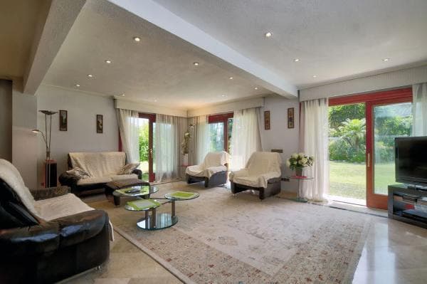Detached villa for sale in Calle Pintor Dalí, 1, Estepona thumbnail 2