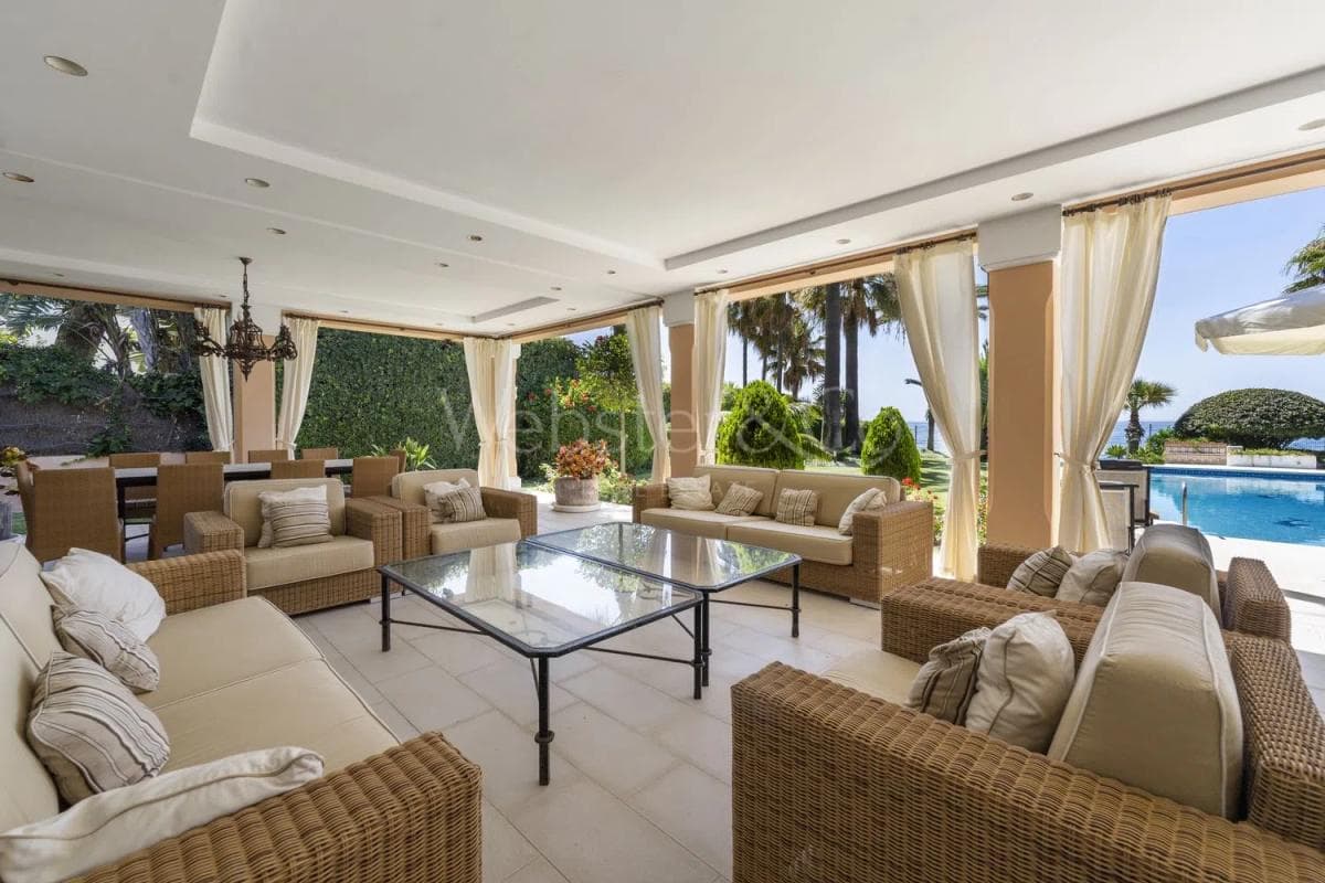 Venta de chalet independiente en Calle Amapola, Estepona
photo 2