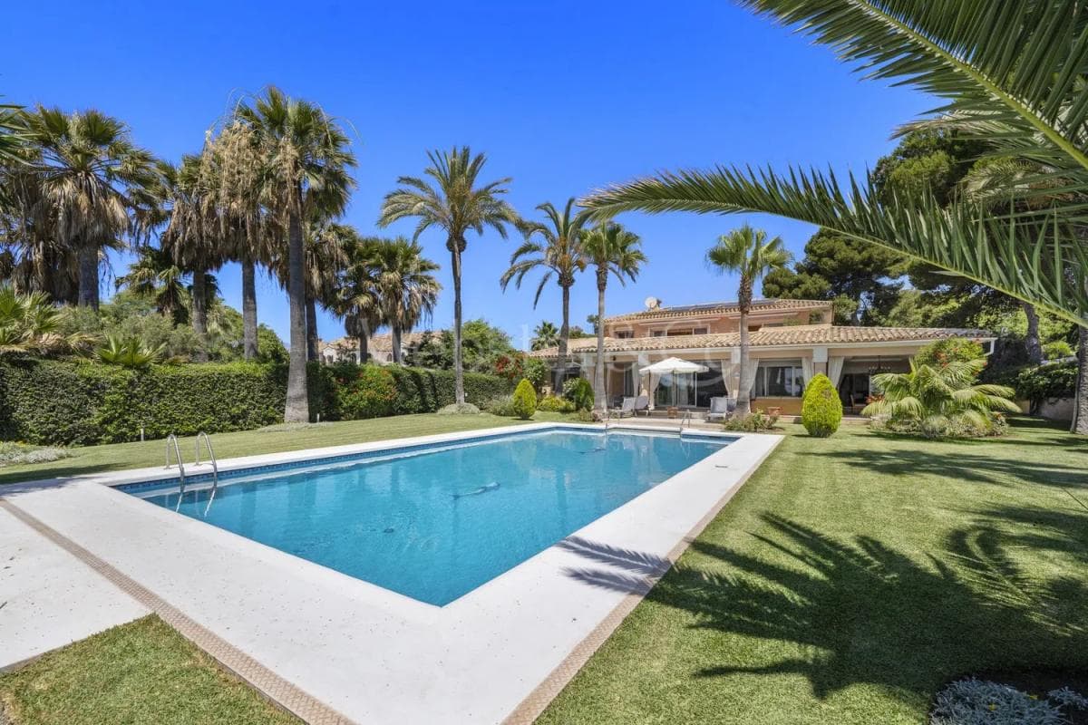 Venta de chalet independiente en Calle Amapola, Estepona
photo 4