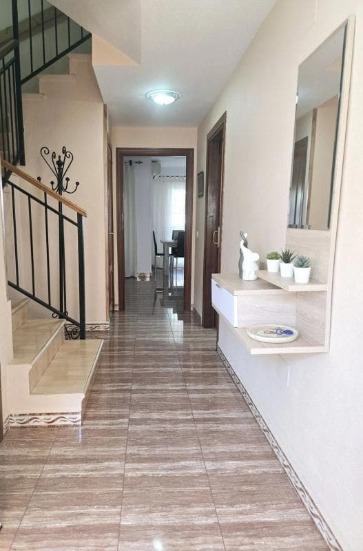 Sprzedaż niezależnego domku jednorodzinnego w Avenida del Indico, Benalmádena photo 2