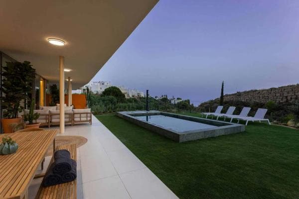 Chalet independiente en venta en El Higuerón - Capellanía, Benalmádena photo 1