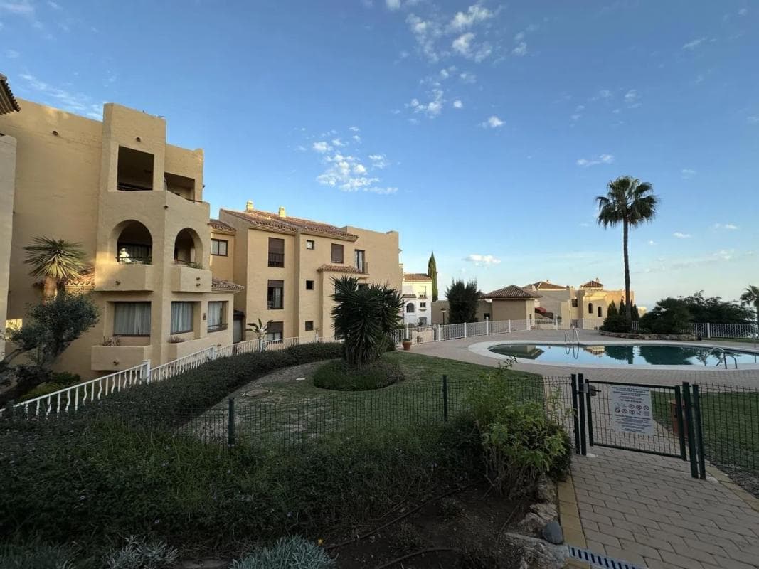 Продажа квартиры на Barrio Los Nadales - Tio Charles, Бенальмадена
photo 2