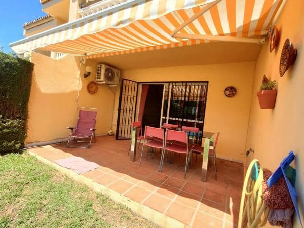Chalet independiente en venta en Ronda del Golf Este, Benalmádena thumbnail 1