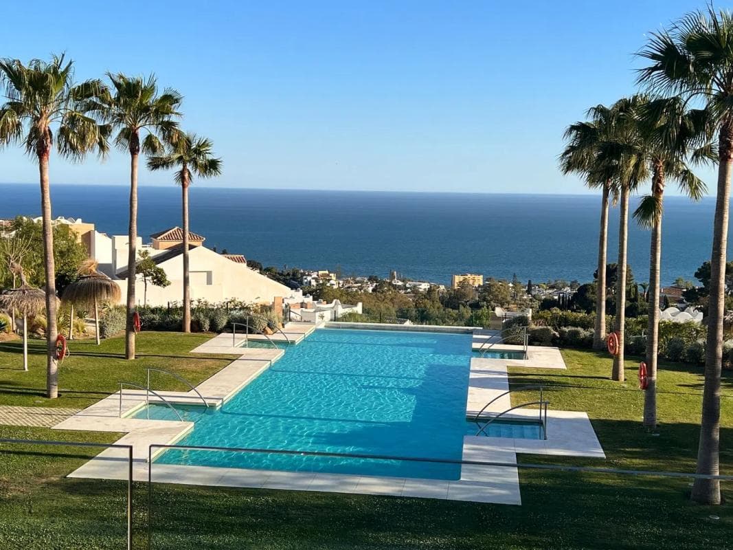 Sale of independent chalet in Calle Macadamia, 29, Benalmádena
photo 2