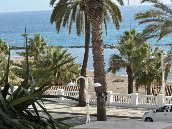 Piso en venta en Avenida de la Roca, Benalmádena photo 1