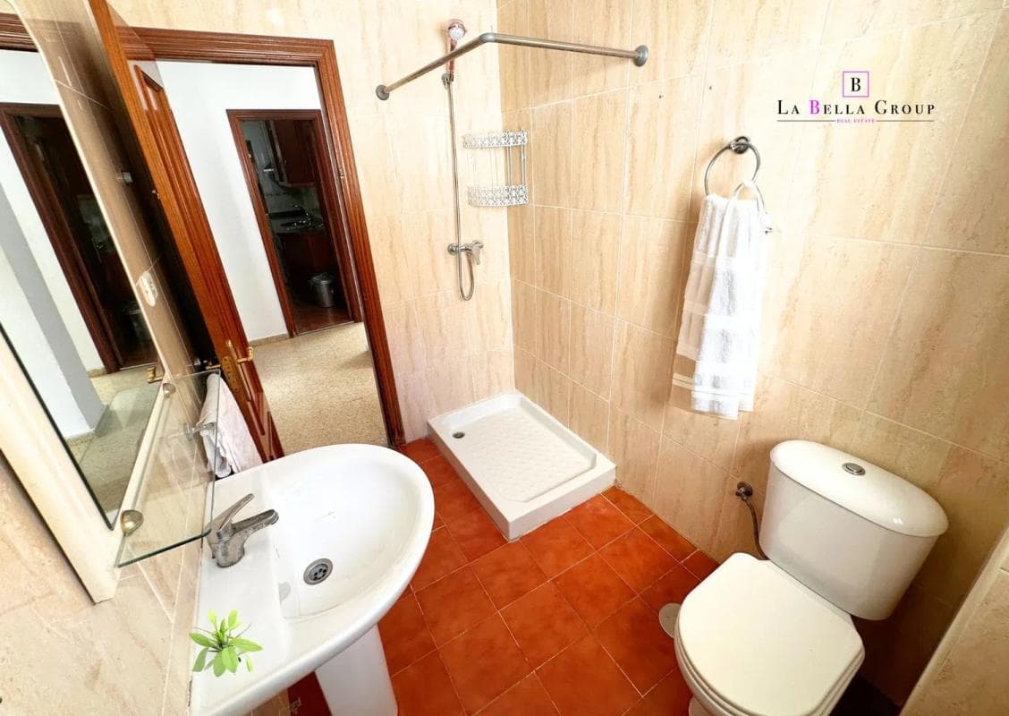 Sale of apartment in Avenida Blas Infante, Benalmádena
photo 4