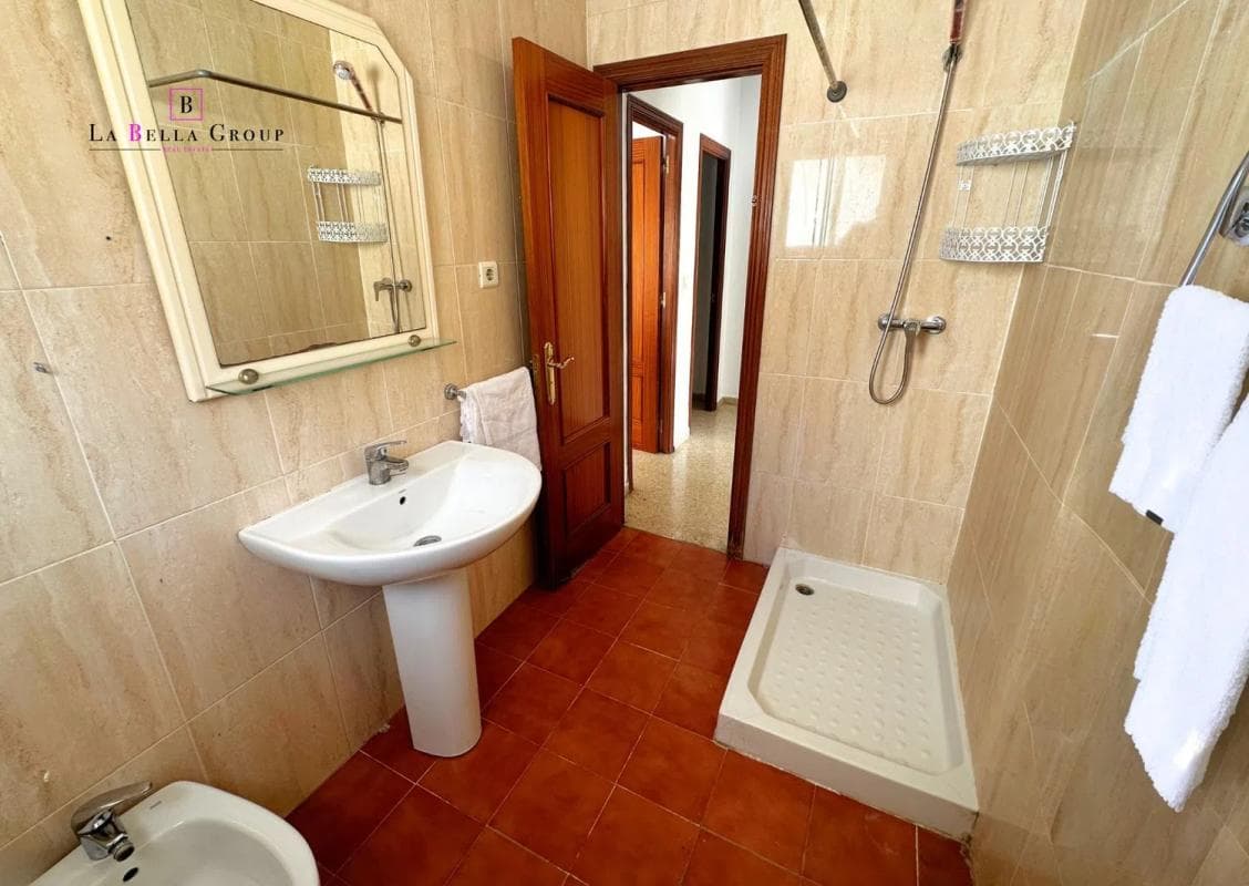 Sale of apartment in Avenida Blas Infante, Benalmádena
photo 5